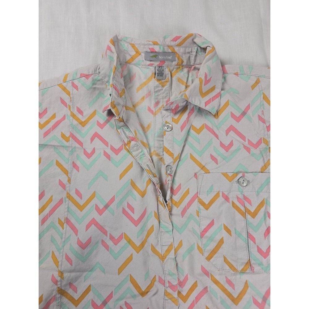 Horny Toad Shirt Womens XS Multicolor Chevron‎ Print Cap Sleeve Button Front